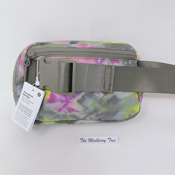Lululemon Everywhere Belt Bag 1L Water Repellent NWT Fanny Pack Hyper Tie Dye - Picture 4 of 9